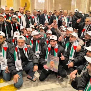 الأسرى المقدسيين المحررين يصلون إلى تركيا