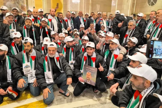 الأسرى المقدسيين المحررين يصلون إلى تركيا