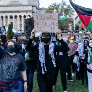 حملة دعم لفلسطين تجتاح ملاعب أوروبية