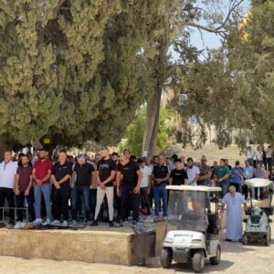 60 ألفًا يؤدون صلاة الجمعة في المسجد الأقصى