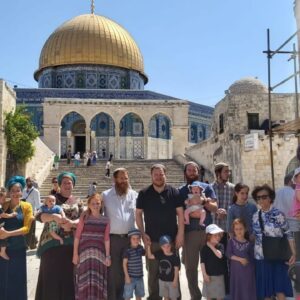 عشرات المستوطنين يقتحمون الأقصى وسط قيود مشددة