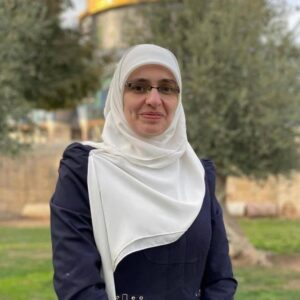 الاحتلال يبعد المقدسية هنادي الحلواني عن المسجد الأقصى