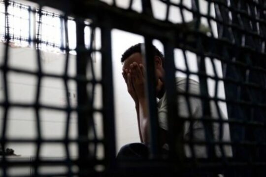 الاحتلال يُصدر ويُجدد أوامر الإداري بحق 28 معتقلًا