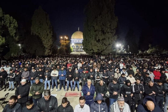 80 ألف مصلٍ يؤدون التراويح في الأقصى