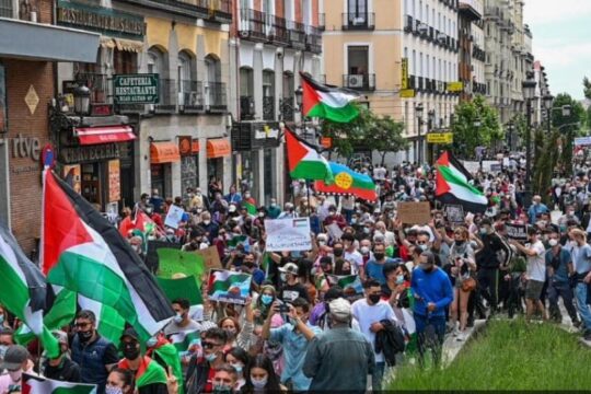 مظاهرة حاشدة في مدريد تنديدًا باستئناف الحرب على غزة