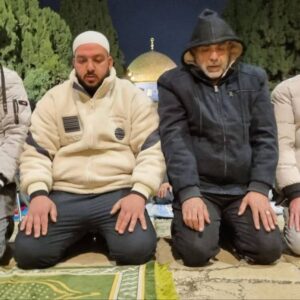 الاحتلال يقتحم الأقصى ويطرد المصلين منه ويمنع الاعتكاف