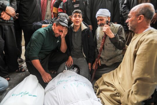 ارتفاع حصيلة الشهداء في قطاع غزة إلى 48,524 منذ بداية العدوان