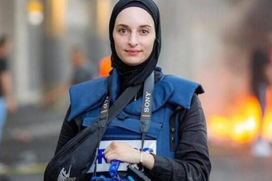 الاحتلال يعتقل صحفية مقدسية من باب العمود بالقدس