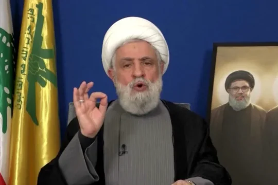 قاسم لا يستبعد مواجهة مع إسرائيل ويكشف وضع حزب الله بعد "الانكشاف الأمني"