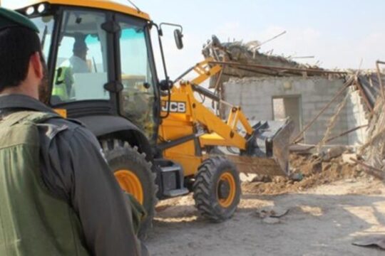 طولكرم: قوات الاحتلال تُخطر بهدم 28 منزلًا في مخيم نور شمس
