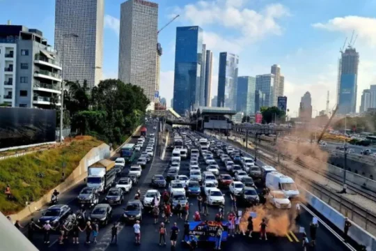 إعلام إسرائيلي: الأغلبية الساحقة من الجمهور تؤيد إنهاء الحرب والأميركيون يتجاوزوننا