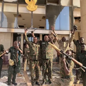 الجيش السوداني يسيطر على القصر الرئاسي بالخرطوم