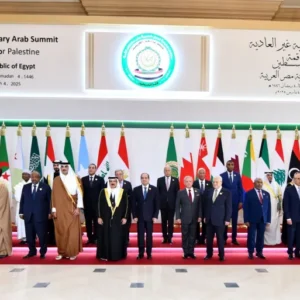 قمة القاهرة تعتمد الخطة المصرية لإعمار غزة وترفض التهجير