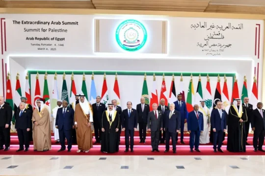 قمة القاهرة تعتمد الخطة المصرية لإعمار غزة وترفض التهجير