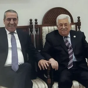 الرئيس الفلسطيني يعيّن حسين الشيخ نائبا له