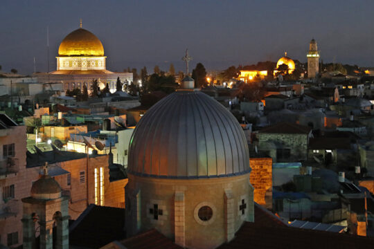 الحرب الصامتة على الوجود المسيحي في القدس