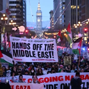 إنترسبت: مشروع قانون يقمع الدروس عن فلسطين بولاية كاليفورنيا