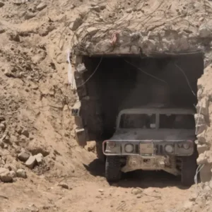 غالانت يكشف كذب إسرائيل بشأن نفق لا وجود له لتأخير صفقة التبادل