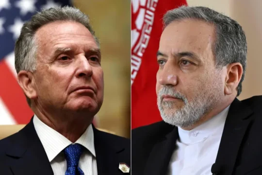 انتهاء الجولة الأولى من محادثات أميركا وإيران وويتكوف وعراقجي "تحدثا لدقائق"