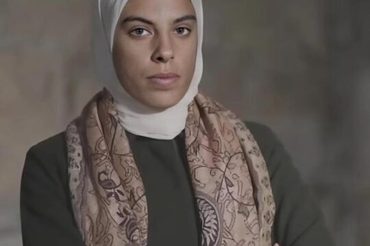 استشهاد صحفية وعائلتها في قصف الاحتلال منزلهم في غزة