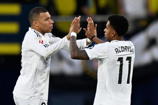 مبابي وروديجر لاعبا ريال مدريد يتجنبان الإيقاف الفوري ويشاركان أمام أرسنال