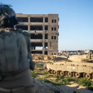 "حماس" و"نتنياهو" يصعدان الضغوط المتبادلة وهذا ما يجري داخل "إسرائيل"!