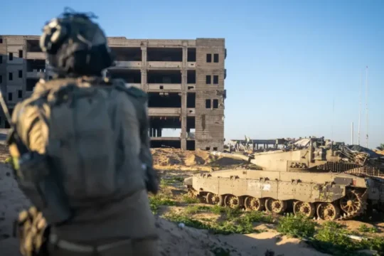 "حماس" و"نتنياهو" يصعدان الضغوط المتبادلة وهذا ما يجري داخل "إسرائيل"!