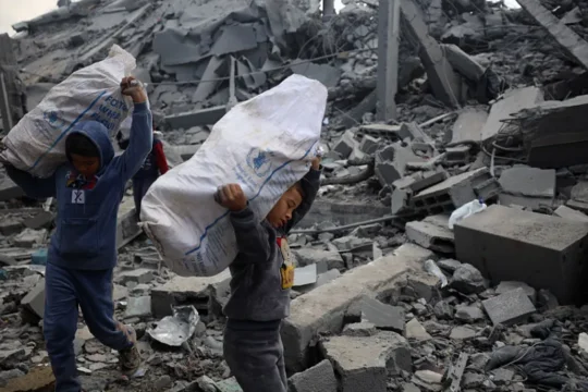 مسؤول إسرائيلي: نجري مفاوضات لتنفيذ خطة تهجير سكان غزة لدول أخرى