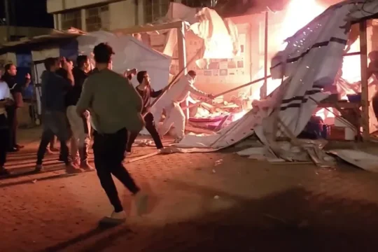 الاحتلال يواصل حرب الإبادة في غزة لليوم الـ21: مجازر جديدة وسقوط المزيد من الشهداء