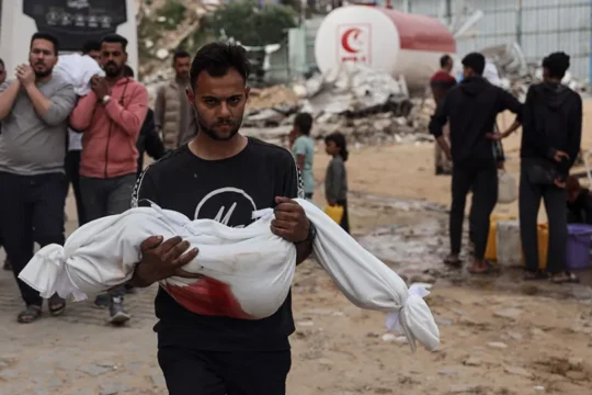مقترح مصري قطري لهدنة في غزة: إنهاء الحرب مقابل وضع حماس للسلاح