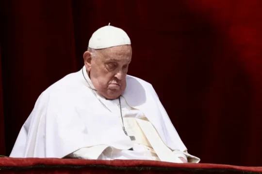 وفاة البابا فرانشيسكو وقادة العالم يعزون في رحيله