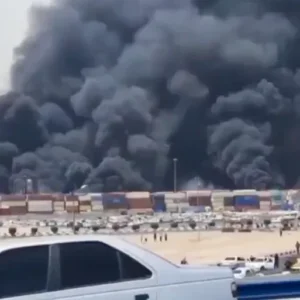 أكثر من 100 مصاب في انفجار ضخم يهز بندر عباس الإيرانية