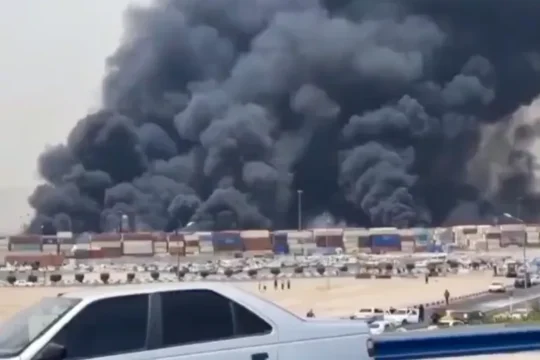 أكثر من 100 مصاب في انفجار ضخم يهز بندر عباس الإيرانية