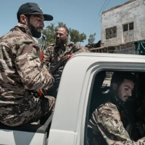 مقتل وجرح عناصر أمن في هجوم مسلح بريف السويداء