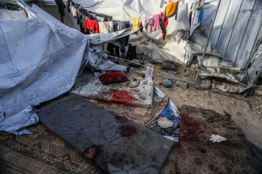 الدم لا يجف في غزة.. "إسرائيل" تقصف مدرسة بنات بغزة بعد ساعات من وصف ترامب الحرب بـ"الوحشية"