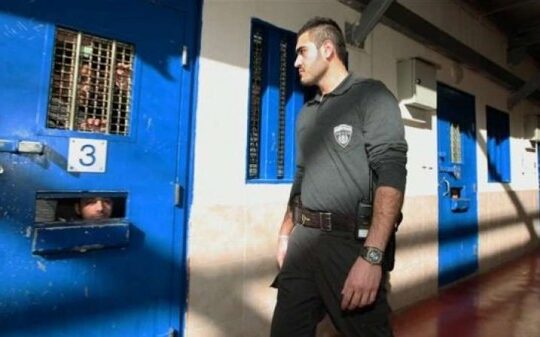 69 شهيدًا من الأسرى داخل سجون الاحتلال منذ بدء حرب الإبادة