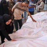 عشرات الشهداء بغزة والاحتلال ينفذ "خطة ممنهجة" لتدمير القطاع الصحي