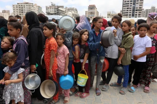 تفاقم الكارثة بغزة مع شح المساعدات والاحتلال يهجر 250 ألفا من جباليا