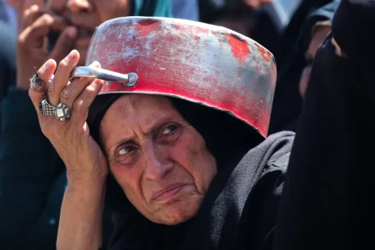 منظمة دولية تحذر من خطر عسكرة المساعدات لقطاع غزة