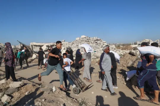 برنامج الأغذية العالمي: "جحافل من الجوعى" اقتحمت أحد مستودعاتنا بغزة