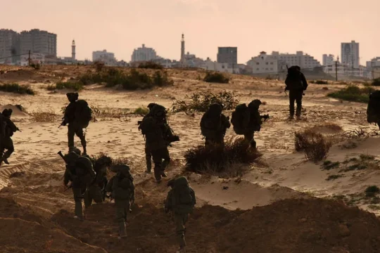 آلية إسرائيلية لتوزيع المساعدات على الغزيين خلال اجتياح واسع