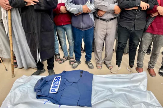 قصف متواصل على غزة وارتفاع حصيلة الشهداء الصحفيين