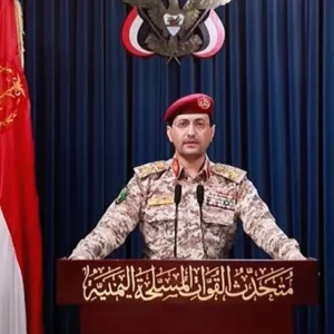 الحوثيون يعلنون حظرا بحريا على ميناء حيفا