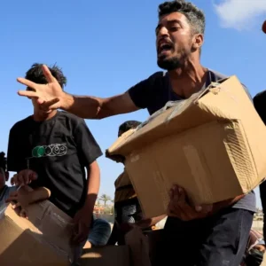 رغيف الخبز مقابل النزوح.. إسرائيل تُهندِس المجاعة لتهجير الفلسطينيين