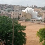 الاحتلال يقصف منزلًا بالأنيرجا ويفجّر مقهى في طوباس