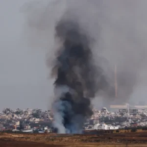 مجزرة إسرائيلية بحق نازحين بغزة وحماس تطالب بلجم الاحتلال