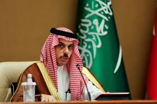 رويترز: وزير الخارجية السعودي يرجئ زيارة للضفة بعد منع إسرائيلي