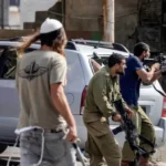 إصابات بالرصاص والحجارة والضرب إثر هجوم مستوطنين على بيتللو غرب رام الله