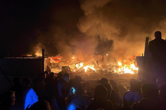 الاحتلال ينسف المباني السكنية في رفح ويكثف قصف خان يونس