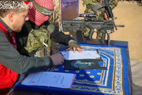 3 نقاط تفوق حققتها حماس من صفقة ألكسندر مع أميركا